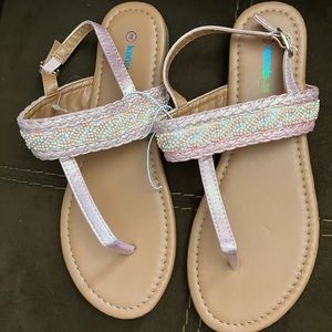 Brand New Kensie girl coral shine colored sandals size 4
